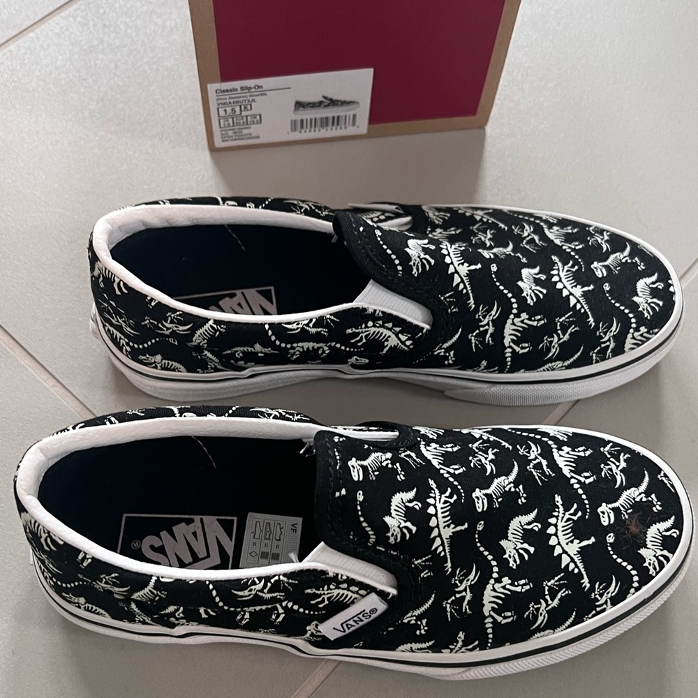 NIB glow in the dark dinosaur classic slip-on Vans - sz 1.5